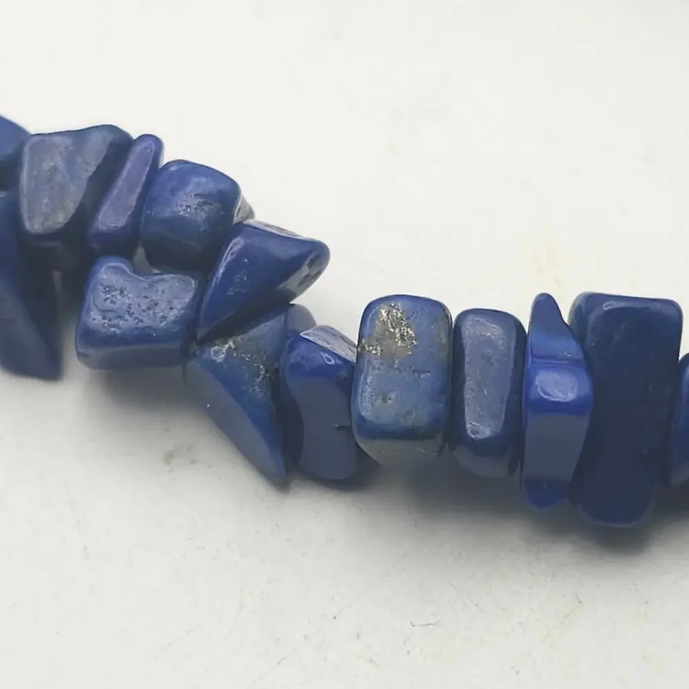 Blue Lapis Lazuli Stone Chip Bead Bracelet Gold Tone Screw Clasp Boho 6.5 In